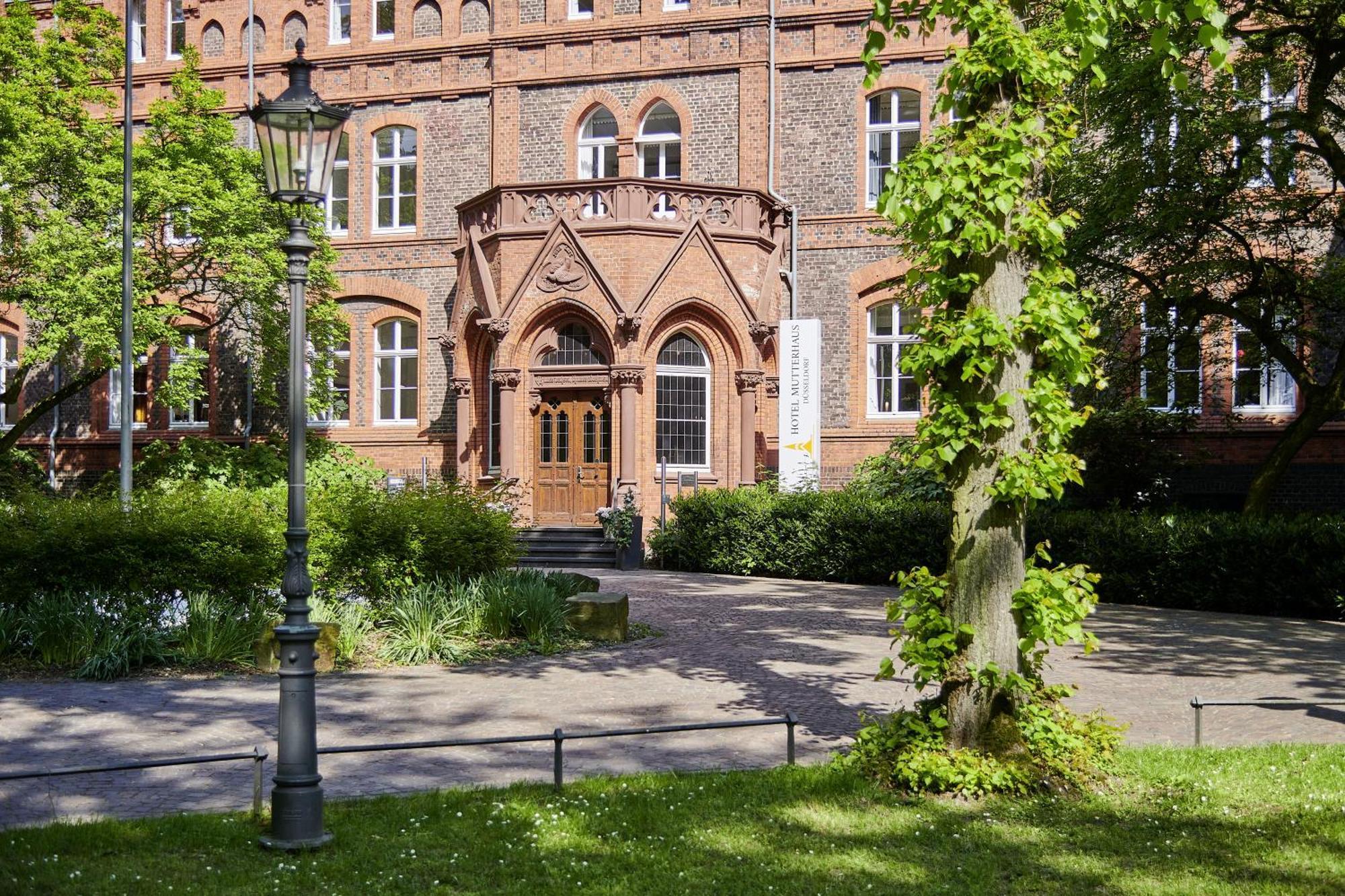 Hotel Mutterhaus Duesseldorf Dış mekan fotoğraf